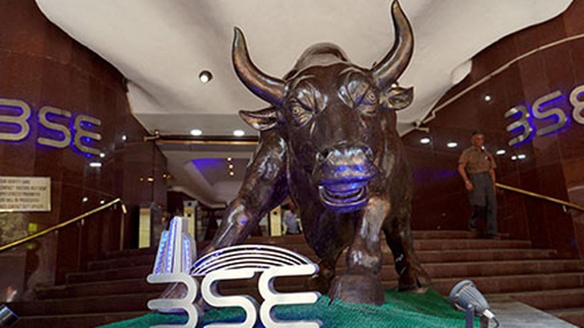 Stock markets end eight-day losing run on buying in RIL, HDFC Bank