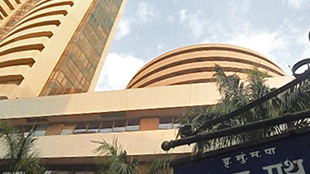 Sensex, Nifty extend gains for 2nd day on buying in IT, consumer stocks