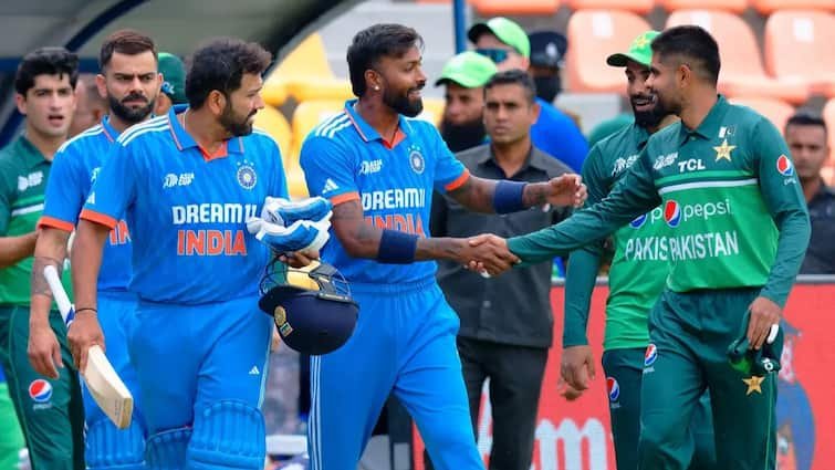 India records against pakistan in UAE IND vs PAK champions trophy 2025 latest sports news IND vs PAK: UAE में पाकिस्तान के खिलाफ कैसा रहा है भारत का रिकॉर्ड, जानें आंकड़ों की जुबानी