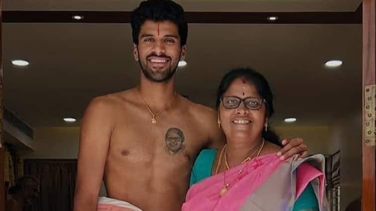 gujarat titans player washington sundar tattoo of mother on his chest ahead ipl 2025 IPL 2025 से पहले वाशिंगटन सुंदर ने मां के लिए किया ऐसा काम, फैंस का जीता दिल