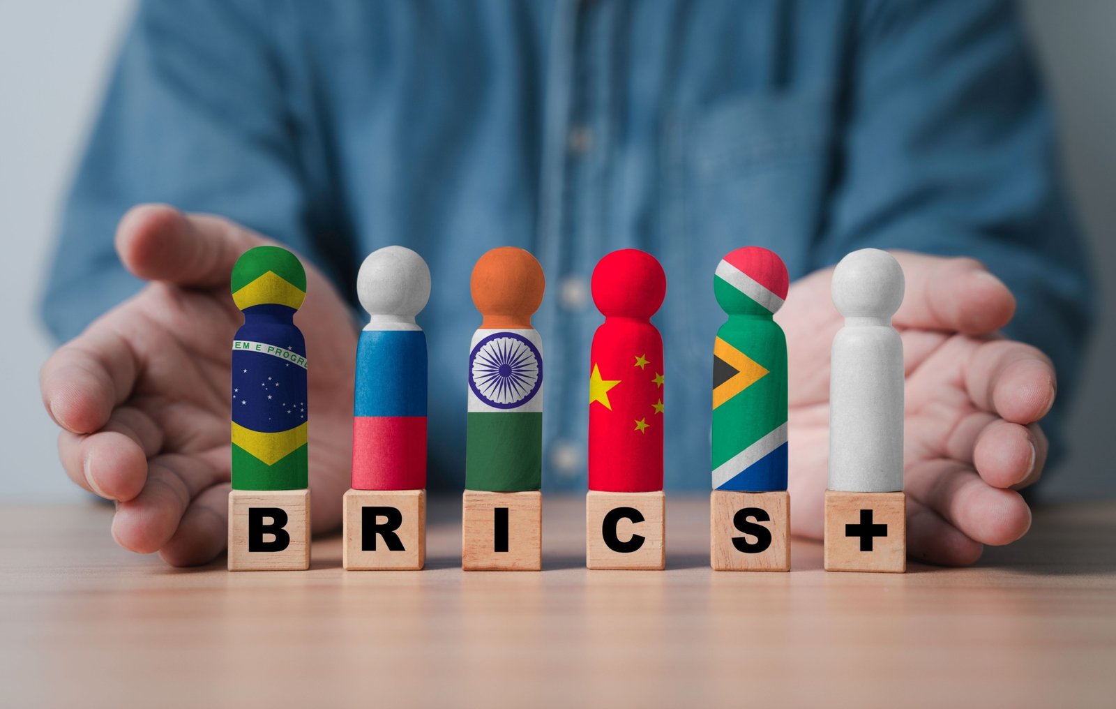 BRICS 2025: Expansion, De-Dollarization, and the Shift Toward a Multipolar World