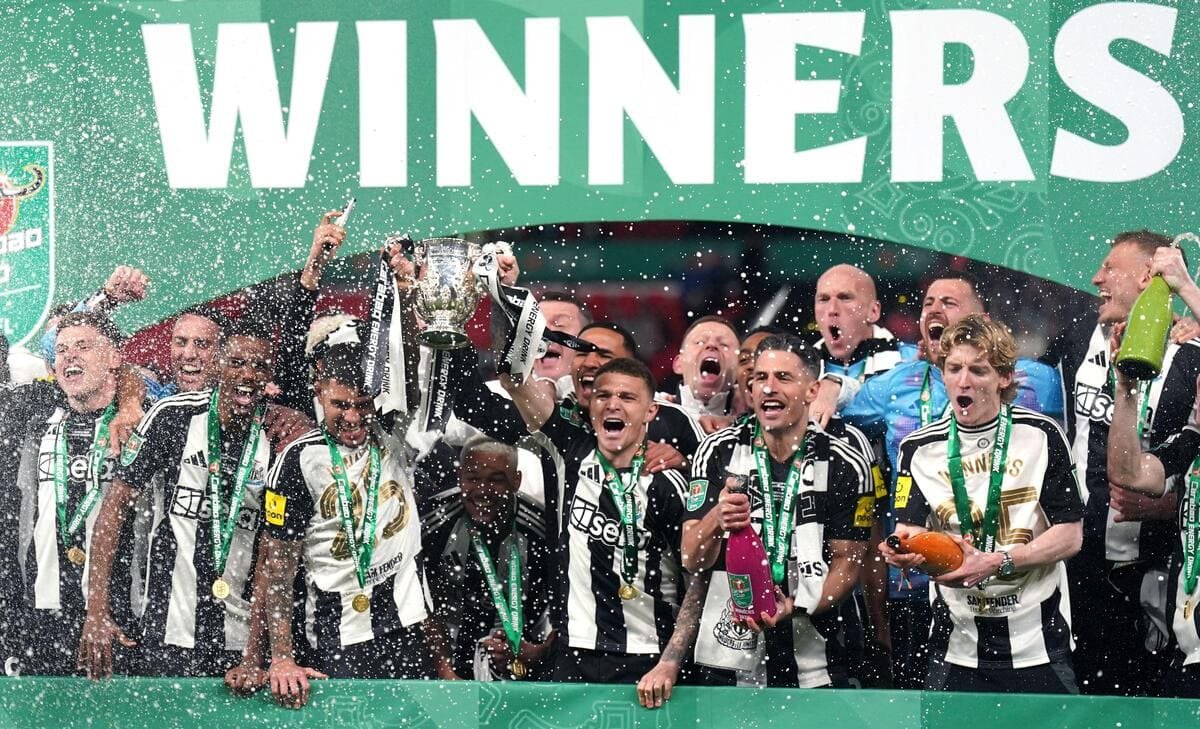 Newcastle United celebrate winning the EFL Cup.