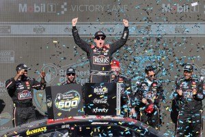 Bell Edges Hamlin For Third Consecutive Cup Series Win