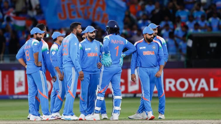 India New Zealand ICC Champions Trophy Final Pitch Dubai International Stadium IND vs NZ Latest Sports News IND vs NZ: भारत-न्यूजीलैंड फाइनल के लिए पिच में बदलाव, अब टीम इंडिया का काम होगा आसान?