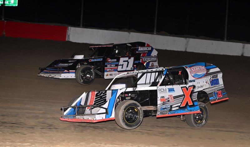 Sawyer Stars In Kern Raceway Opener