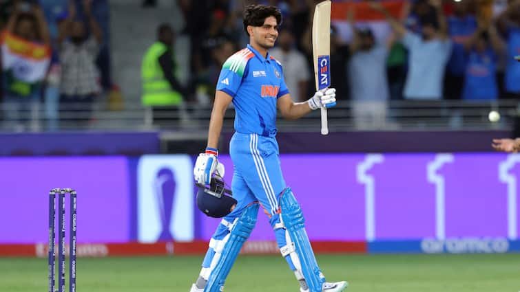 Shubman Gill achieved milestone by winning ICC Player of the Month award for February 2025 sports news Shubman Gill: ICC प्लेयर ऑफ द मंथ अवॉर्ड जीत शुभमन गिल ने बनाया रिकॉर्ड, जसप्रीत बुमराह को पीछे छोड़ा