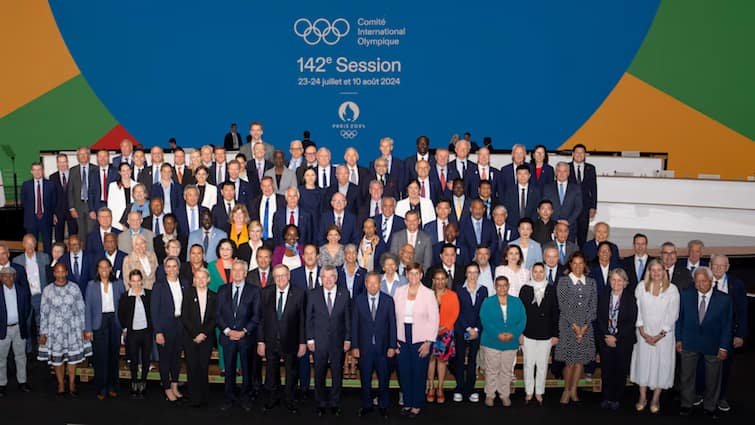 The International Olympic Committee IOC New President To Succeed German Thomas Bach Latest Sports News IOC: अंतर्राष्ट्रीय ओलंपिक समिति अध्यक्ष का चुनाव, जानें किसकी दावेदारी है सबसे मजबूत?