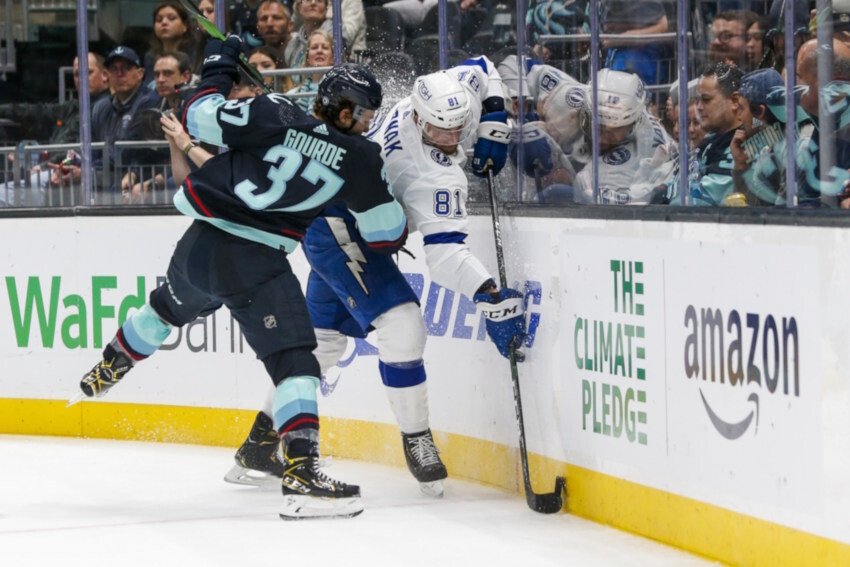 Tampa Bay Lightning Acquire Yanni Gourde and Oliver Bjorkstrand