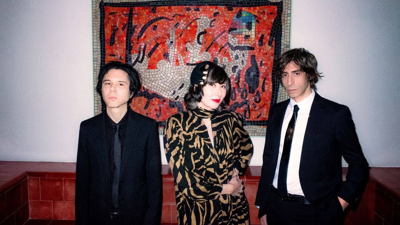 Yeah Yeah Yeahs Announce Intimate Theater Tour