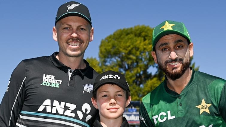 new zealand vs pakistan live streaming in india 2nd t20i live telecast when and where to watch nz vs pak university oval NZ vs PAK 2nd T20 Live Streaming: न्यूजीलैंड बनाम पाकिस्तान दूसरे टी20 मैच का लाइव प्रसारण कब और कहां, जानिए लाइव स्ट्रीमिंग डिटेल्स