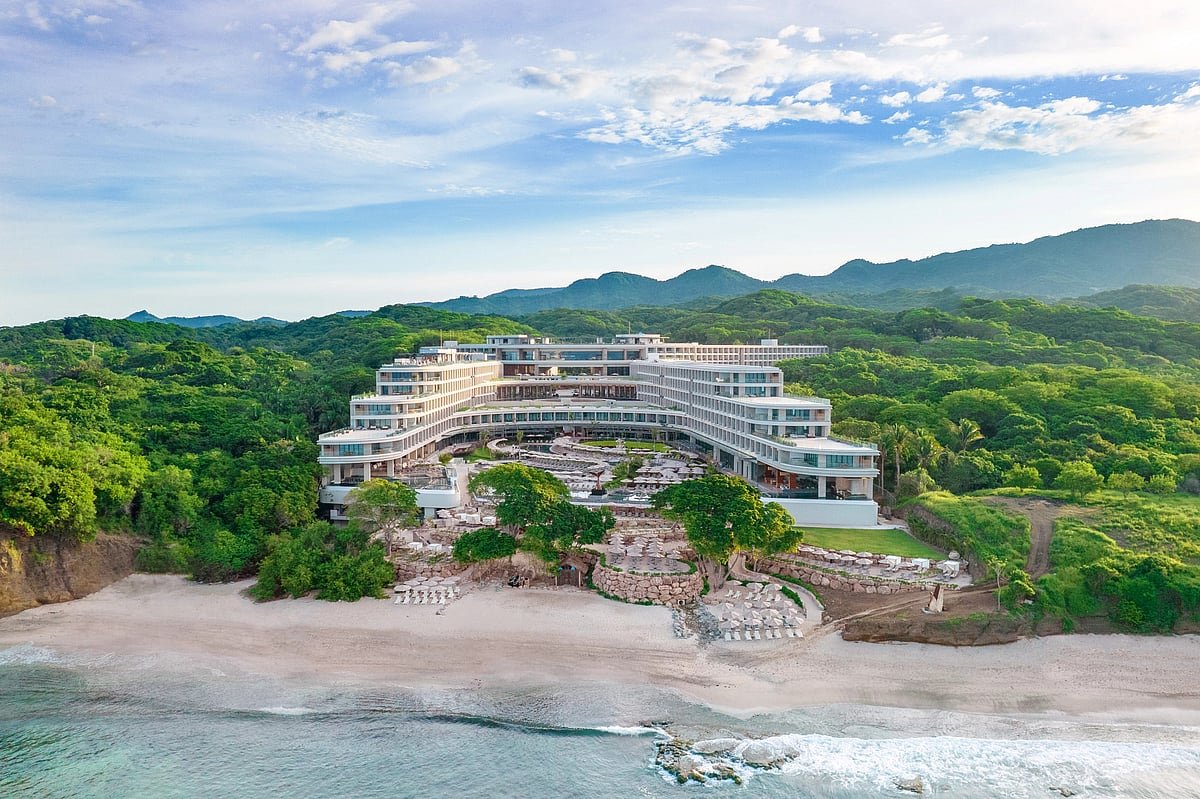 Luxurious Tropical Spring Break Getaways for the Ultimate Escape