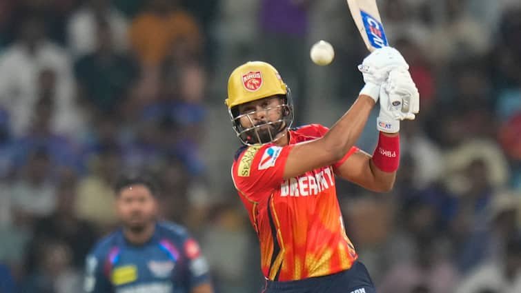 IPL 2025 Big action taken on Punjab Kings captain Shreyas Iyer know why he was punished IPL 2025: पंजाब किंग्स के कप्तान श्रेयस अय्यर पर बड़ा एक्शन, जानिए किस वजह से मिली सजा