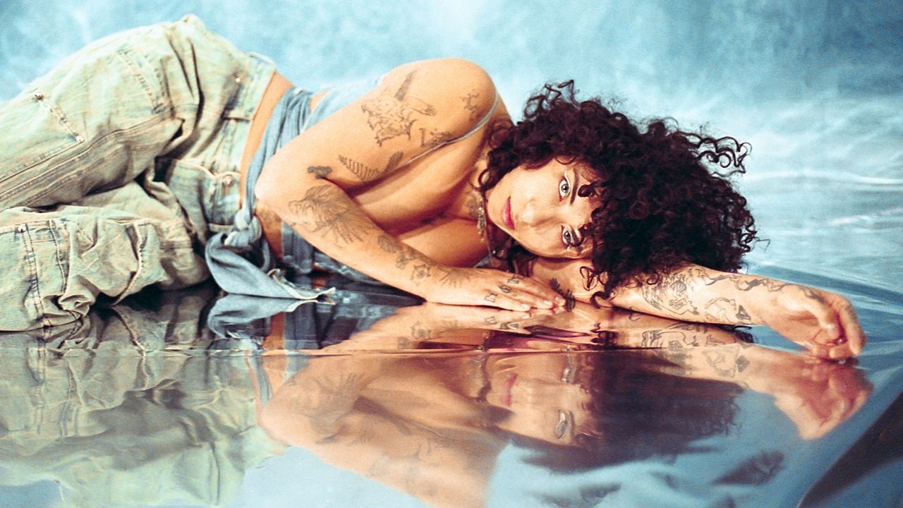 Indigo De Souza Announces New Album Precipice, Shares Video for New Song “Heartthrob”: Watch